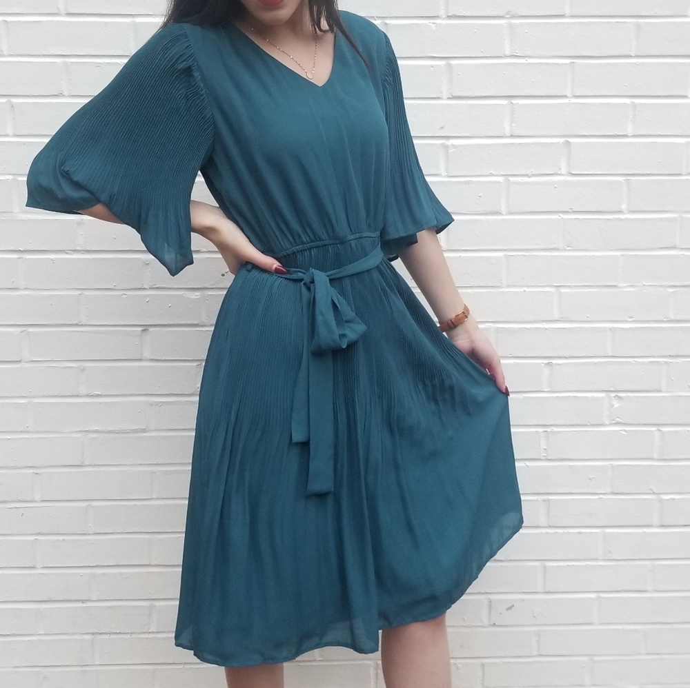 Pleated dress in teal